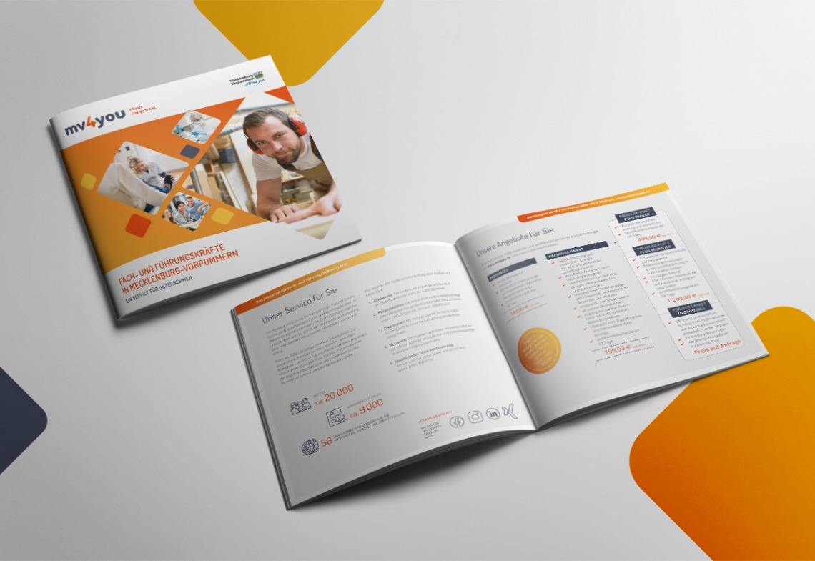 Broschüre und Deckblatt der mv4you mit Informationen zu Leistungen und Service für Sie, gestaltet mit orangefarbenen und blauen Akzenten